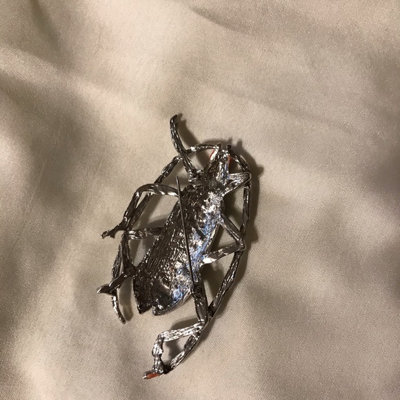 Insect Bug Brooch Pin - Picture 2 of 2